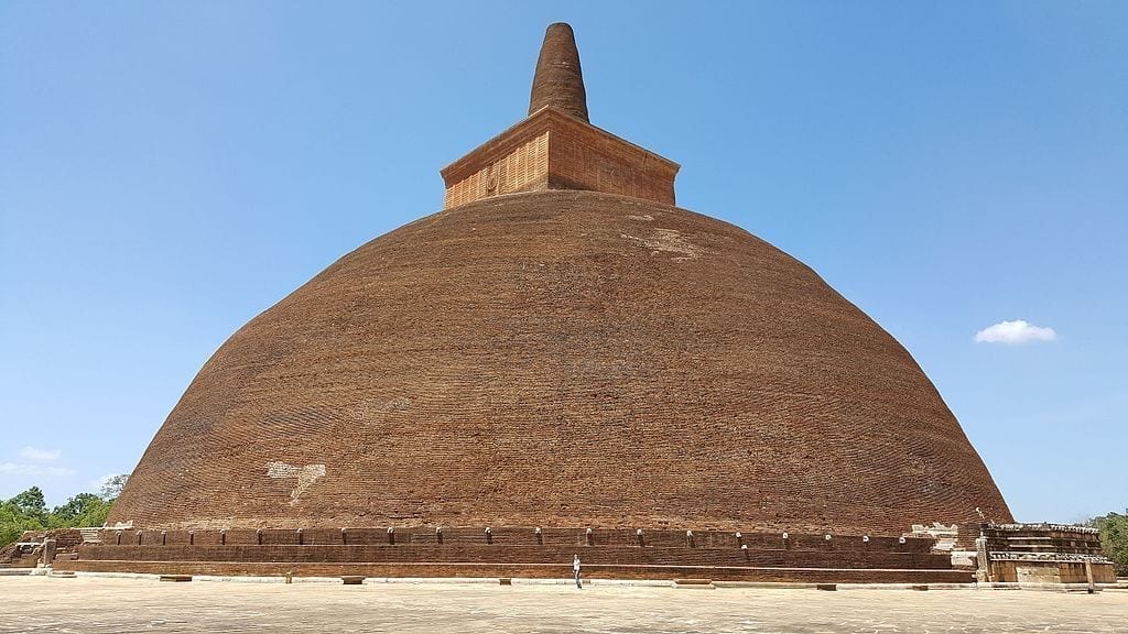 Jetavanaramaya pyramid - the tallest building in the ancient world with a height of 122m (approximately 40-storey skyscraper!)
