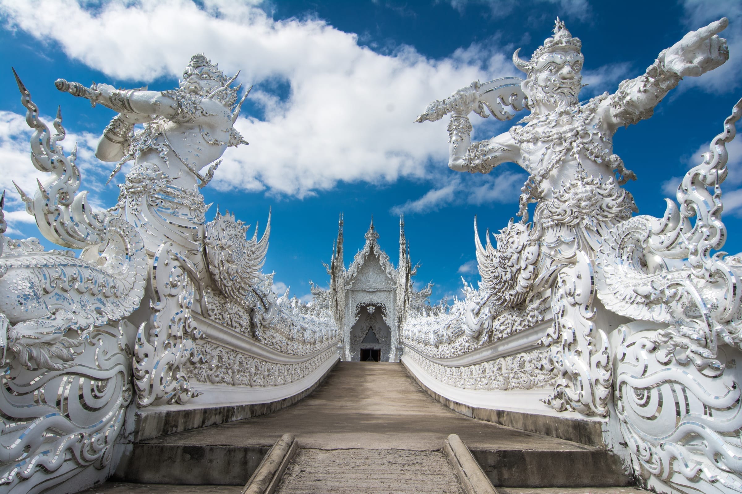 Wat Rong Khun White Temple in Chiang Rai, Thailand