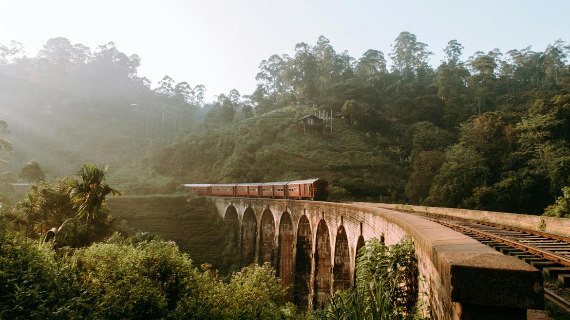 Sri Lanka travel nine-arch bridge in Ella, Sri Lanka