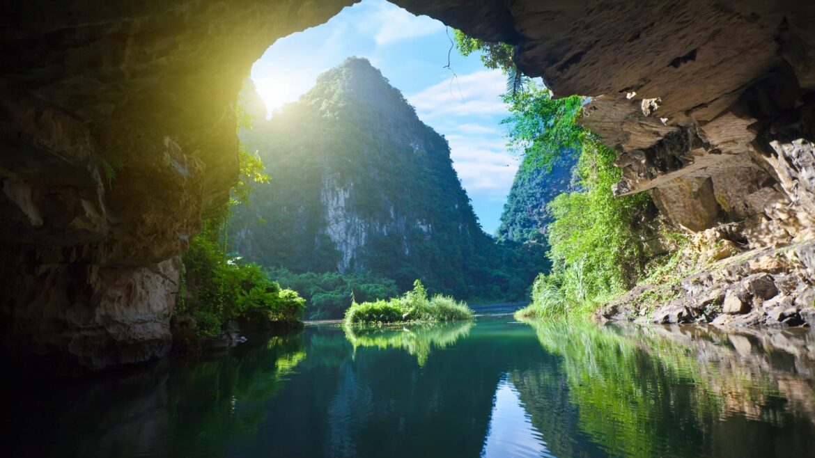Tam coc cave, Vietnam, included in tours offered by Asia Vacation Group