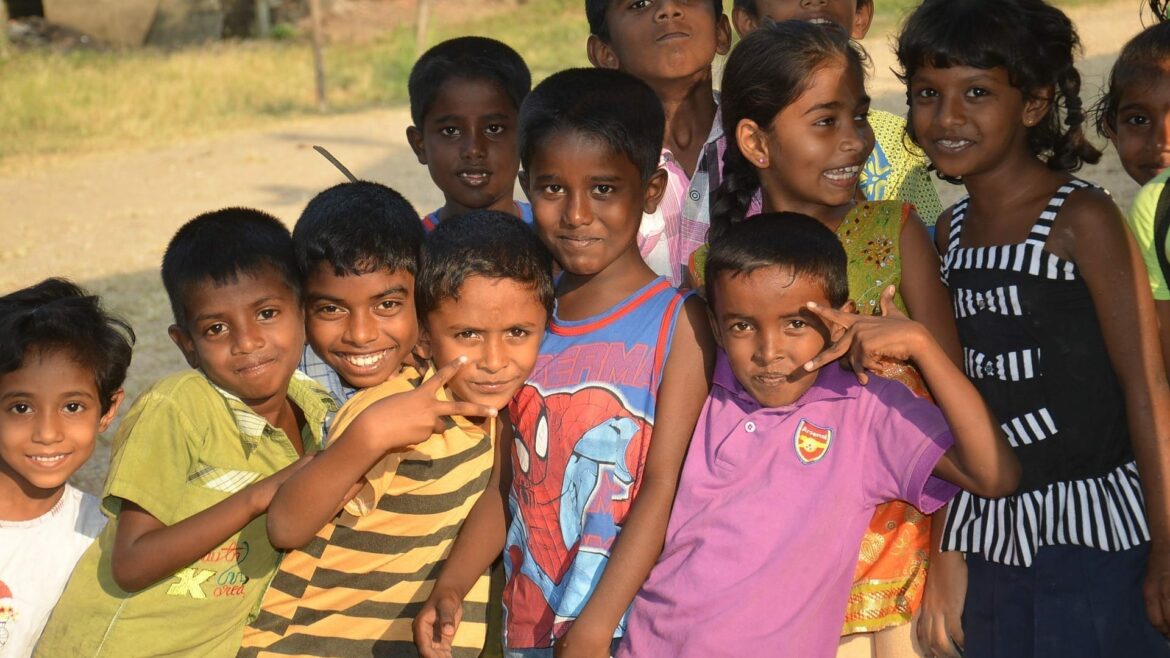 People Children In Sri Lanka Travelling