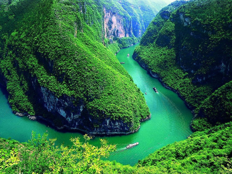The Yangtze River is the longest in the world to flow entirely within one country