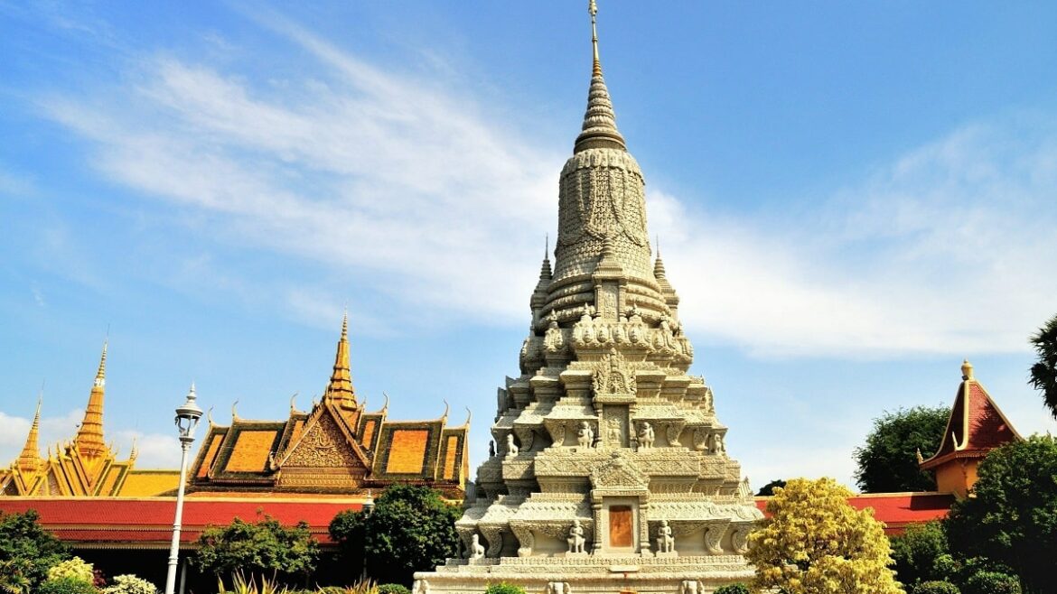 cambodia-phnom-penh-silver-pagoda