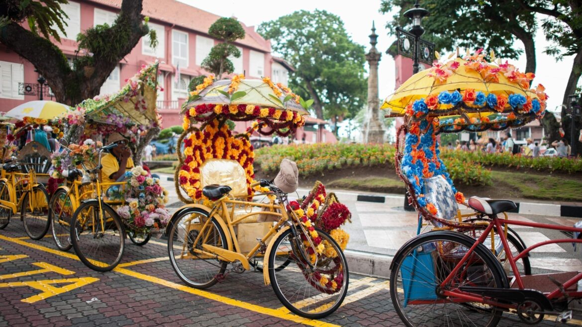 malaysia-malacca-decorated-trishaw-lineup-on-street