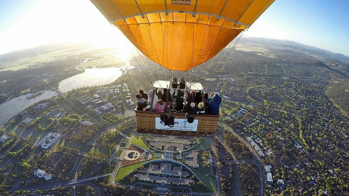 A hot air balloon flight for the city view from above is not just an experience, it is a dream comes true